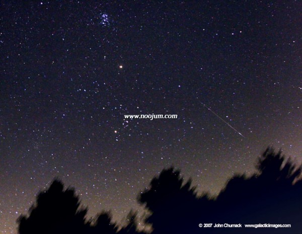 Perseid2007_M45_Mars_Chumack.jpg