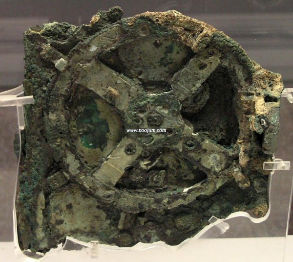 antikythera_wikipedia_big.jpg