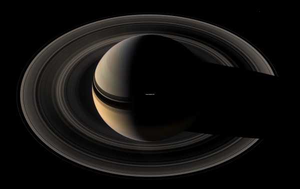 crescentsaturn_cassini_big.jpg