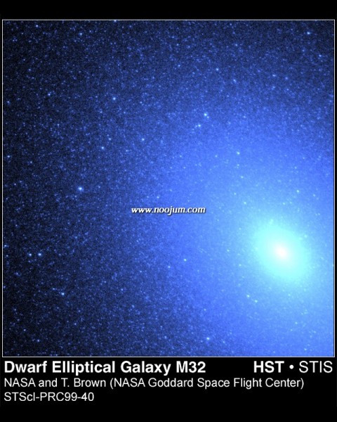 m32_hst_big.jpg