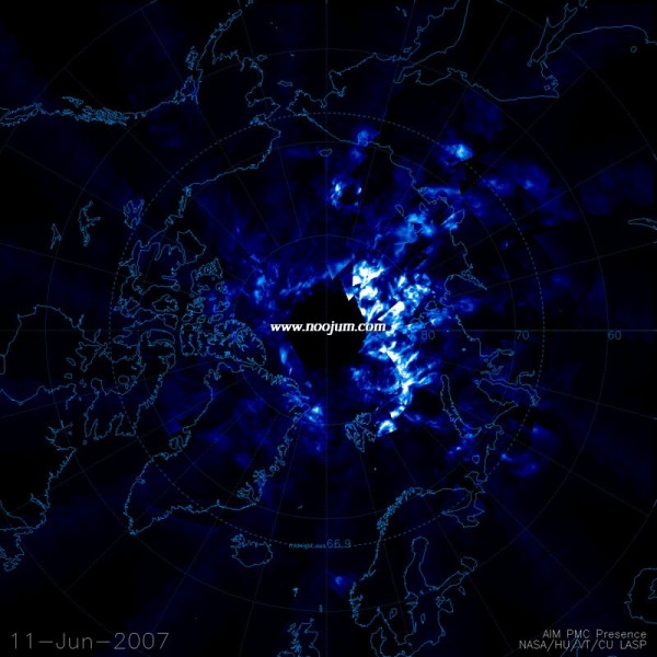 northpoleclouds_AIMData_lg.jpg