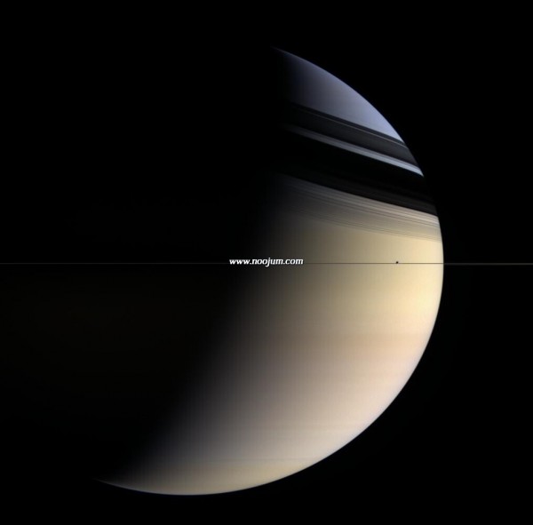 saturn4_cassini_big.jpg