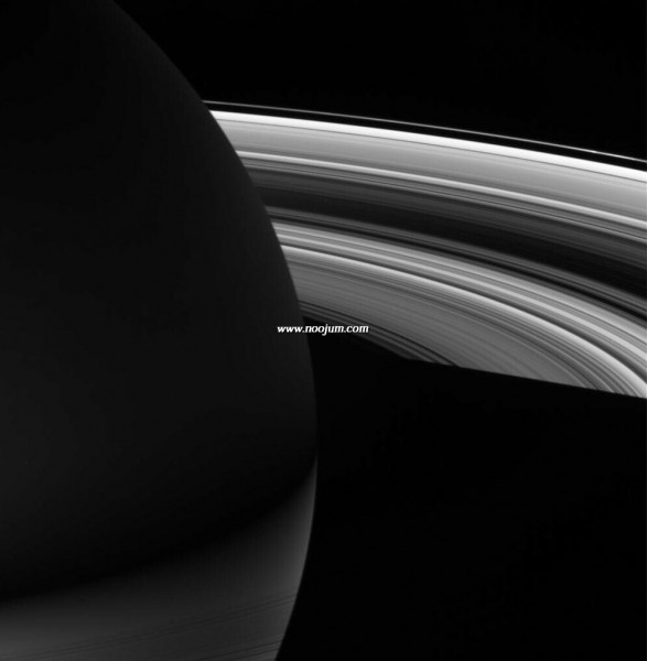 saturnnight_cassini_big.jpg