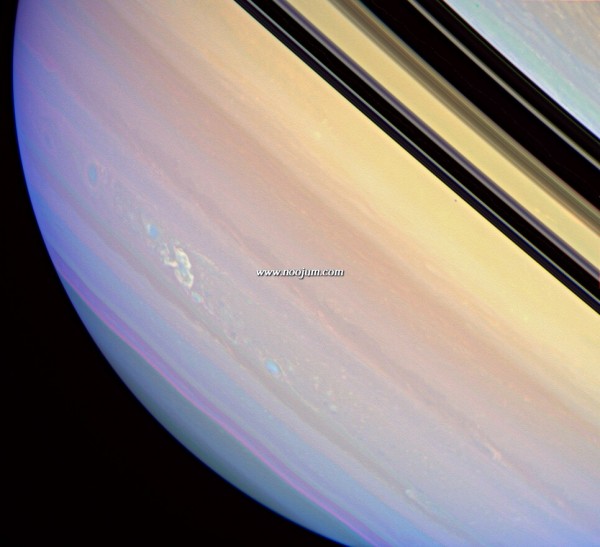 saturnstorm_cassini_big.jpg