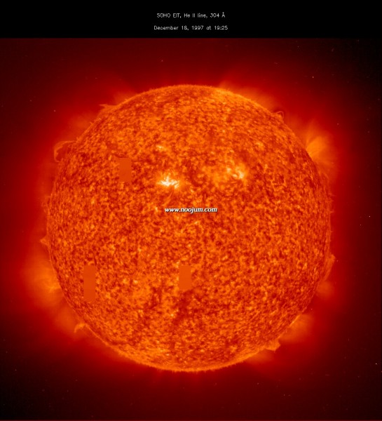 sun1218_heii_eit_big.jpg