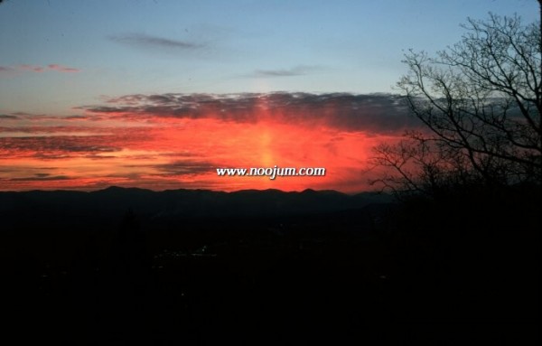 sunpillar_noaa_big.jpg