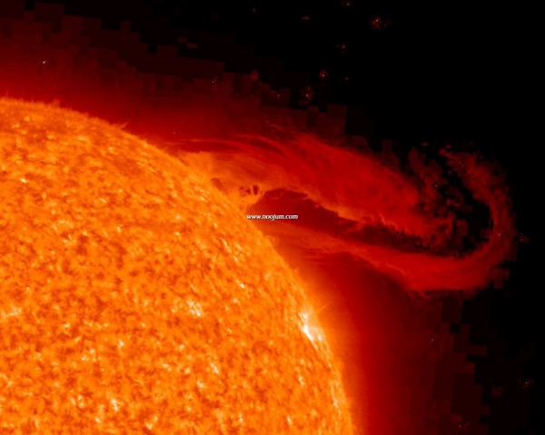 sunprominence_304erupt_crop.jpg